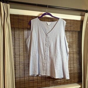 Liz Claiborne Light Gray Sleeveless Button Top
